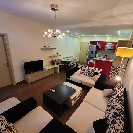 Spacious And Cozy Apartment Tirana Buitenkant foto